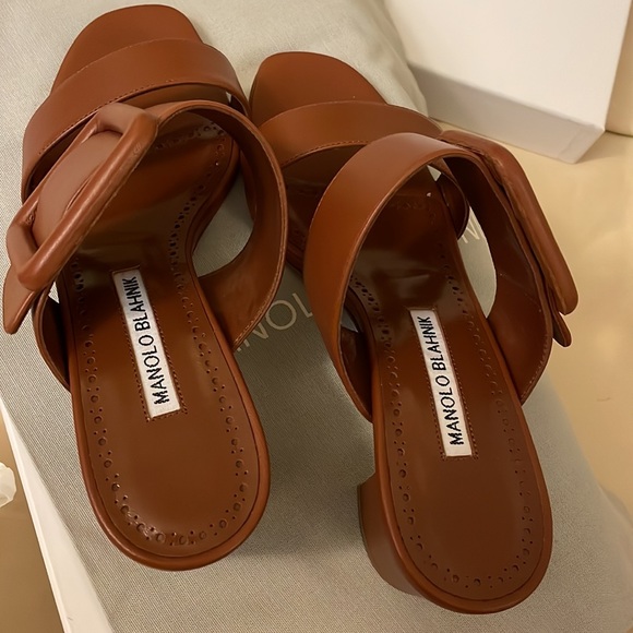 Manolo Blahnik
Titubanew Leather Mules(US6.5) - Picture 8 of 10